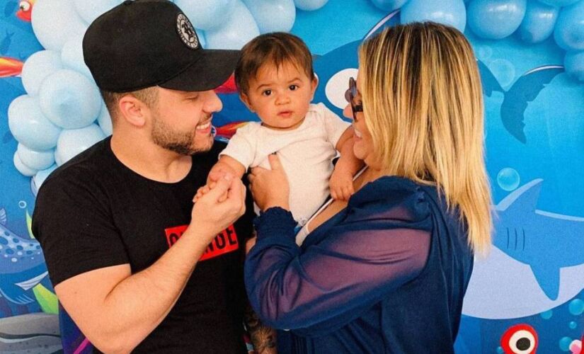 Marilia Mendonça com ex marido e o filho 