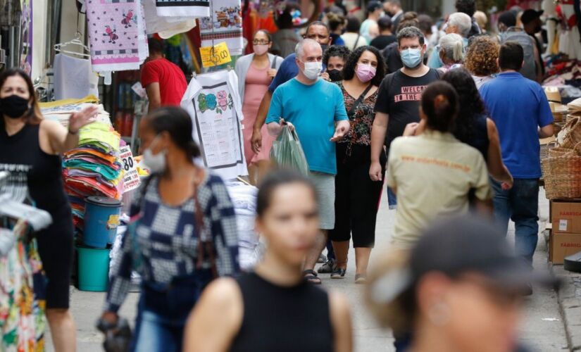 Prefeitura do RJ anuncia que 80% da população está imunização contra a covid-19