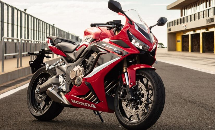 O preço sugerido para a CBR 650R 2022 é de R$ 49.750