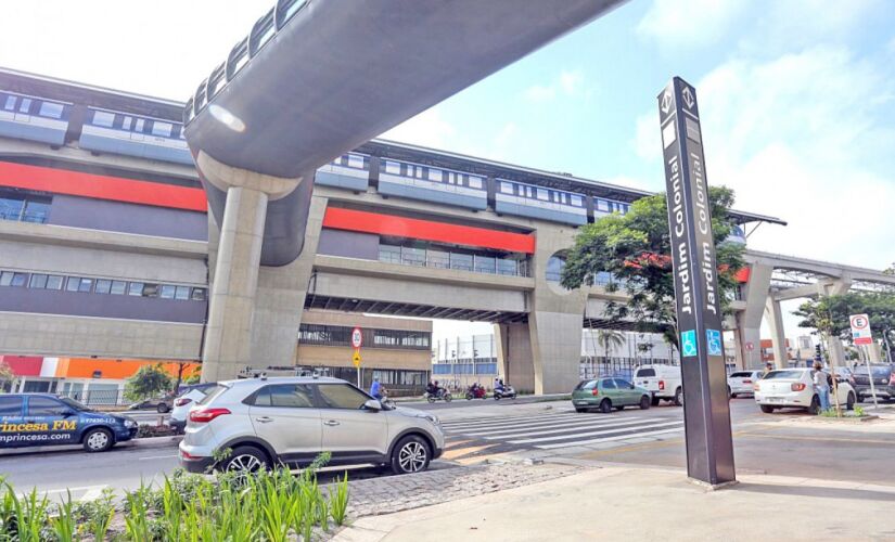 Estação Jardim Colonial da Linha 15-Prata do Metrô de São Paulo