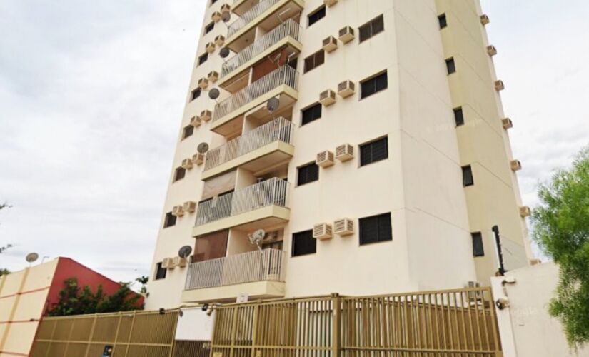 Um apartamento, de 140 m², com uma vaga de garagem, em Itápolis, possui valor mínimo de R$ 465 mil
