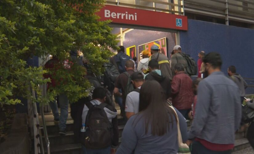 Estação Berrini da CPTM foi aberta com mais de uma hora de atraso