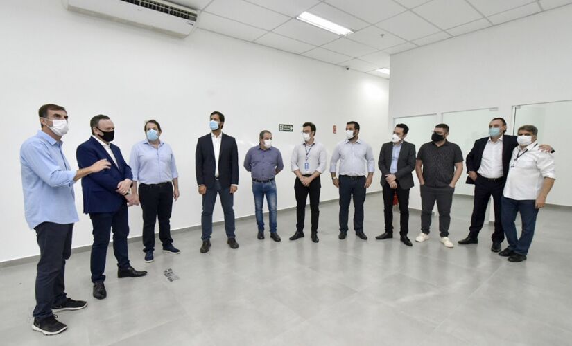Prefeito, gestores e demais autoridades vistoriaram o espaço, que tem previsão de inauguração em fevereiro