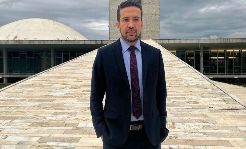 Ele afirma que sua campanha terá como centro a área social, com a defesa de um programa de renda mínima, nos moldes do popularizado pelo vereador Eduardo Suplicy (PT) 