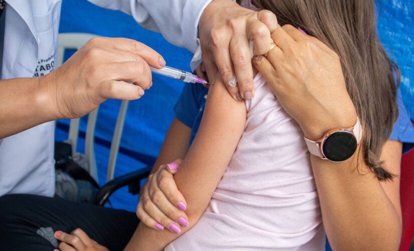 Todos os municípios já receberam doses suficientes para vacinar 100% do público infantil com pelo menos uma dose em SP