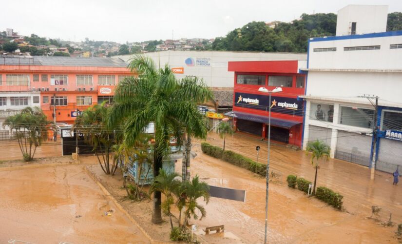 As fortes chuvas que atingiram o estado de São Paulo deixaram 24 mortos e 660 famílias desabrigadas ou desalojadas, até está última segunda-feira(31); doações podem ser feitas 