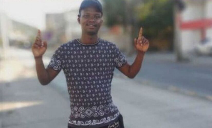 Moise Mugenyi Kabagambe, 24, nasceu no Congo e foi espancado até a morte ao lado de um quiosque na Barra da Tijuca, no Rio