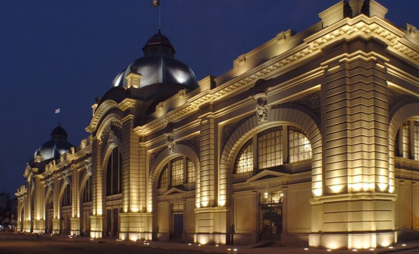 O Mercado da Cantareira, ou Mercadão, foi idealizado para ser um entreposto comercial de atacado e varejo; ele foi inaugurado em 1933