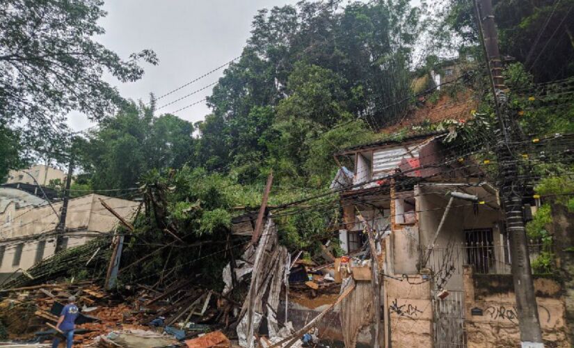 Moradores registram estragos causados pelas chuvas em Petrópolis