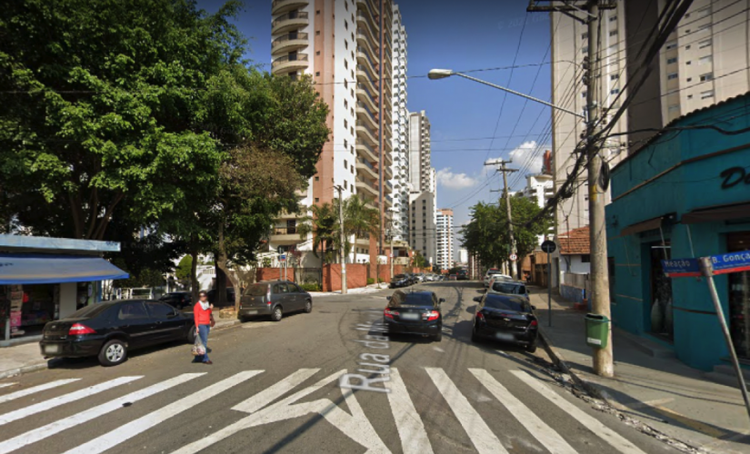 Praça Vinte de Janeiro, no bairro Vila Regente Feijó, zona leste de SP