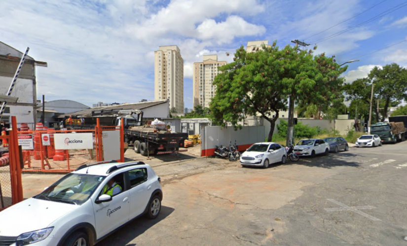 Prédios residenciais ao lado da obra do metrô, local do acidente