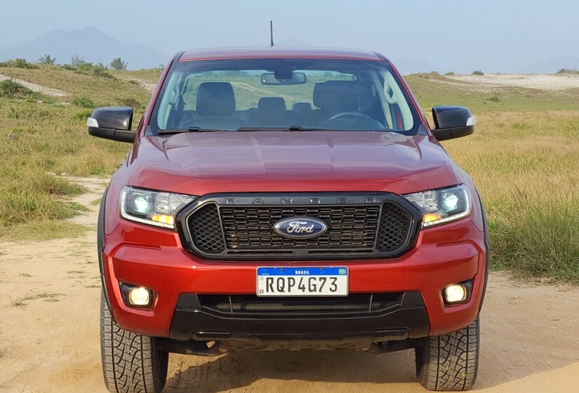 Dentro da estratégia de dividir o mercado de picapes médias em nichos, a Ford lançou em março a versão FX4 da Ranger  - Fotos: Luiza Kreitlon / AutoMotrix