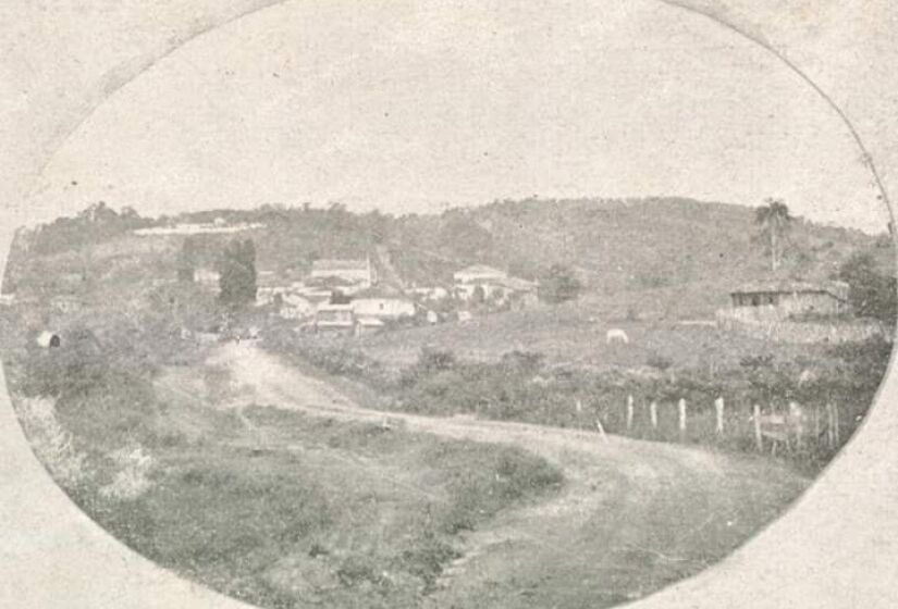 Parelheiros em 1935. Foto tirada de onde hoje existe a entrada do cemitério Parque dos Girassóis - Foto: Reprodução/Facebook