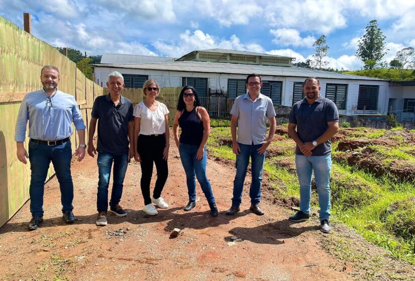 Secretário de Obras, Gilberto Pedroso, o Enfermeiro Juliano Galhardo, os Engenheiros Fábio, Ivo, Isabel e a técnica de segurança do trabalho Monica