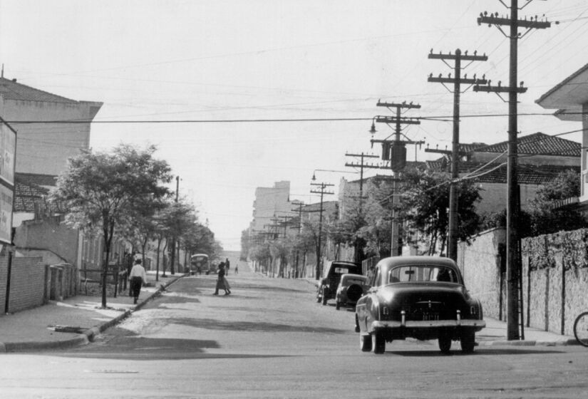 São Paulo nos anos 50.  Paisagem urbana da rua Estados Unidos, no Jardim América - Foto: Folhapress