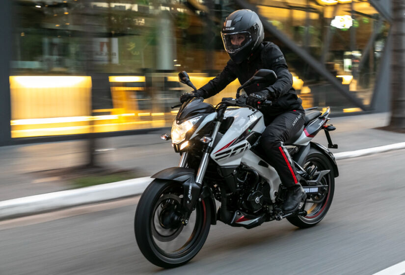 Bajaj Dominar 200 - Foto: Divulgação