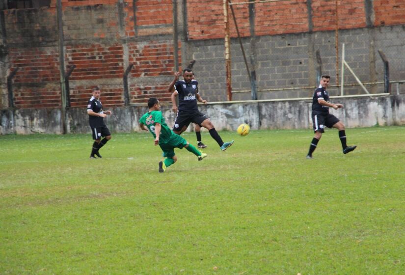 Na manhã deste domingo (28) aconteceu a terceira rodada da Taça João Rubini de Futebol Veterano  Categoria Quarentão/ Divulgação PMPF