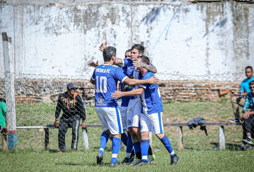 Na manhã deste domingo (18) aconteceu, no campo do América, mais uma rodada da 2ª fase da Taça João Rubini de Futebol Veterano  Categoria Quarentão, em Porto Feliz/ Honae Pereira