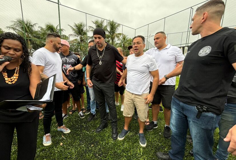 Adriano Imperador durante inauguração de campo em Cubatão/Divulgação/PMC