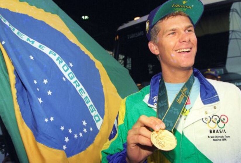 Robert Scheidt ganhou 5 medalhas nas olimpíadas no total, 2 de ouro, 2 de prata e 1 de bronze. / Foto: Divulgação/Instagram @robert.scheidt