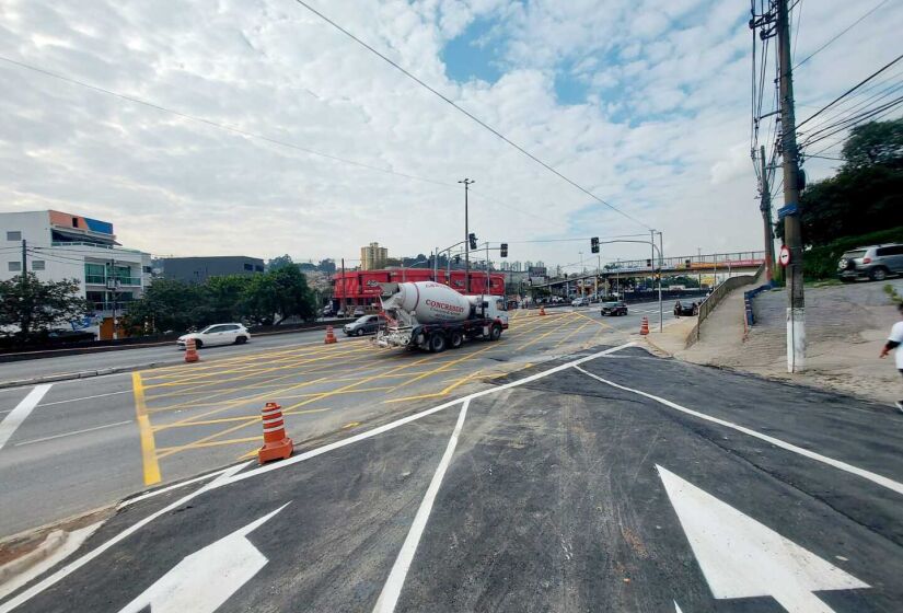 Motoristas vão conseguir contornar para o sentido sul da avenida Aprígio Bezerra da Silva sem precisar ir até o centro de Taboão da Serra, na Grande São Paulo 