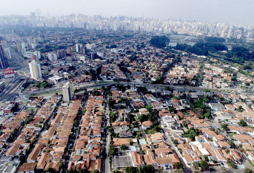 Pinheiros é um dos bairros mais valorizados de São Paulo, visto que os moradores têm uma infinidade de opções de lazer e uma ampla rede de transporte público - (Jorge Araújo/Folhapress)