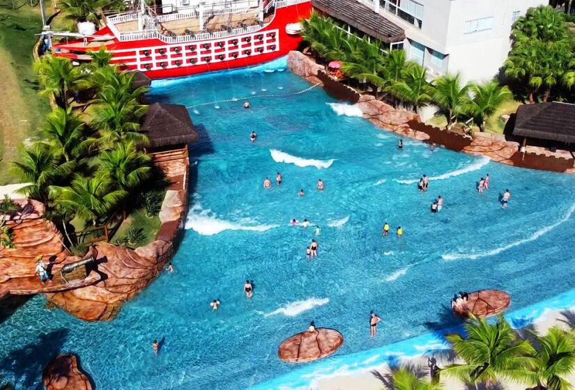 Águas de São Pedro é o segundo menor município do Brasil, com apenas 3,6 km&#xB2;. Conhecida por suas propriedades terapêuticas, o local atrai visitantes de todos os lados. Além disso, o local atrai visitantes para o Water Park, um parque aquático com águas naturais. / Foto: Divulgação