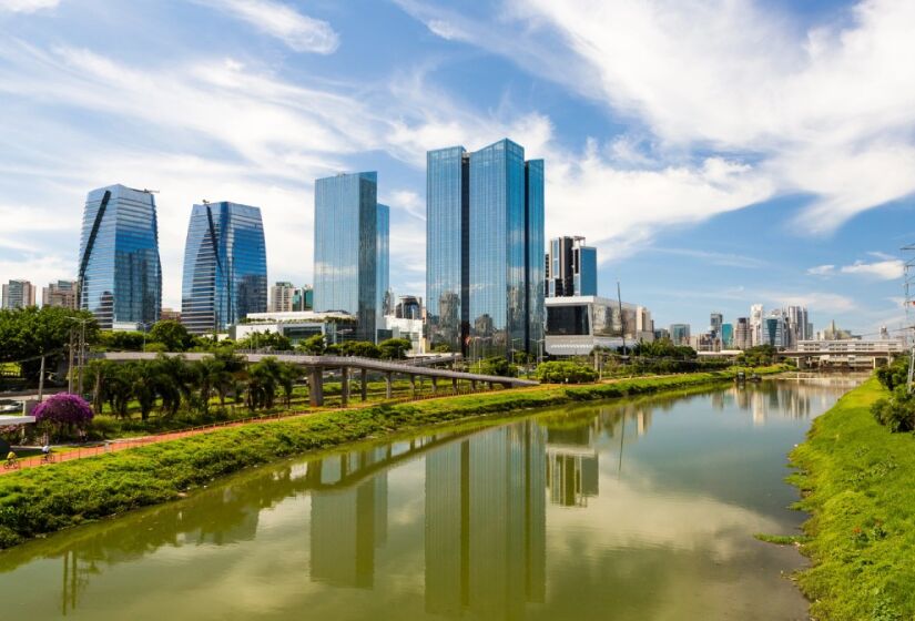 Localizado na Zona Oeste de São Paulo, Alto de Pinheiros é considerado um dos bairros mais nobres e seguros da cidade. O bairro é a parte mais "nova" do bairro Pinheiros, que se emancipou da antiga por seu caráter mais residencial e planejado. / Foto: Depositphotos