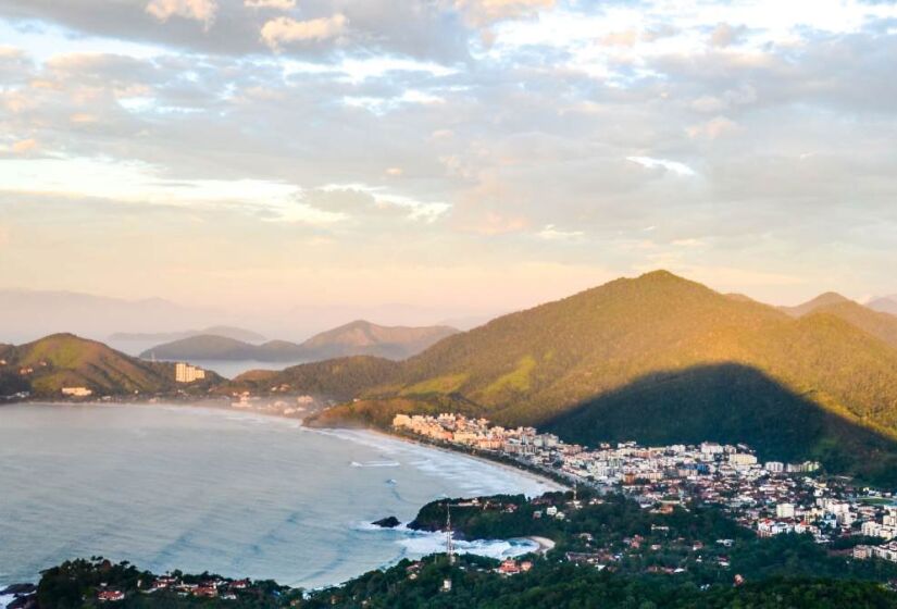 Quarta colocada do ranking, a cidade de Ubatuba apresentou nos primeiros três meses de 2024 altos índices que a colocaram como a mais perigosa do litoral norte neste intervalo. O município possui quase de 100 mil habitantes e registrou, entre janeiro e março de 2024, cinco homicídios, duas tentativas de homicídio, 17 estupros, 85 roubos a mão armada e 363 furtos - (Divulgação/PMU)
