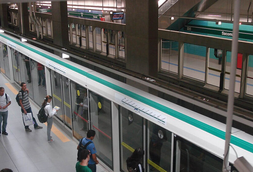 O metrô de São Paulo tem 91 estações distribuídas em seis linhas - Foto: Leo M. Santos / Wikimedia Commons