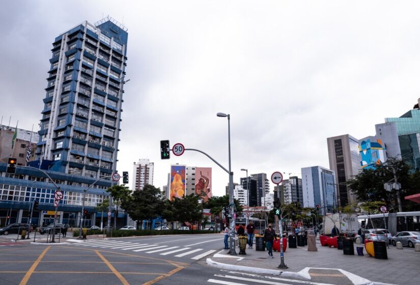 Uma dos principais centros financeiros e empresariais de São Paulo, a Faria Lima é sede de grandes empresas do Brasil e até do exterior. Mesmo não sendo considerado um bairro, a valorização da avenida e sua relevância para a economia paulistana fazem dessa localidade uma das mais prestigiadas e valorizadas de São Paulo - (Ettore Chiereguini/Gazeta de S.Paulo) 