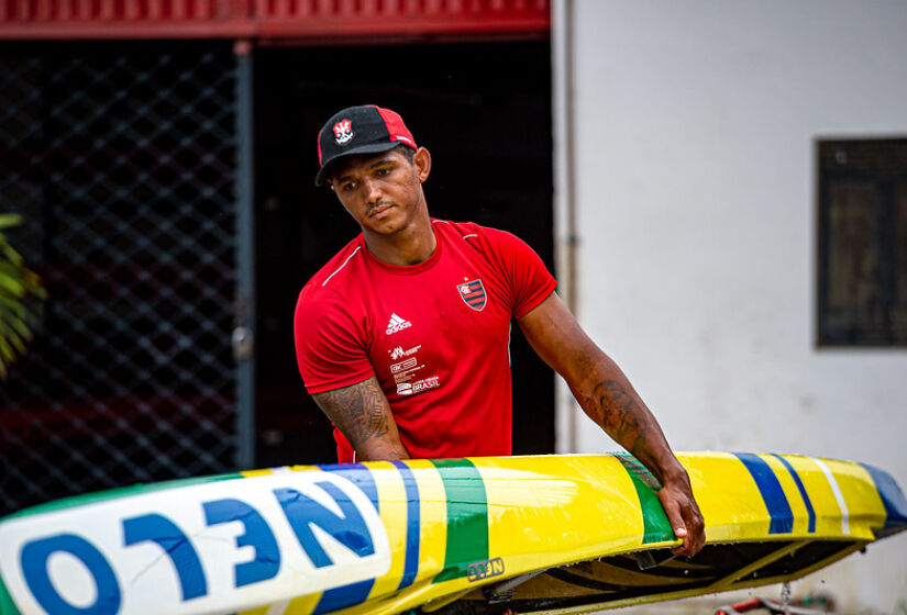 Isaquias Queiroz é atleta do Flamengo. Um dos quatro maiores medalhistas olímpicos da história brasileira, o canoísta já levou cinco pódios para casa, incluindo um ouro, todos sendo atleta do Rubro-Negro Carioca - (Foto: Paula Reis/Flamengo)