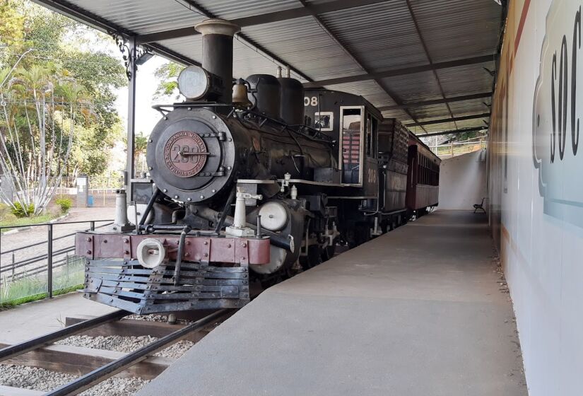 Para os amantes de trem, é possível conhecer a Maria-Fumaça em Socorro. O item faz parte do patrimônio histórico do município. Até meados dos anos 1960, a locomotiva transitava pela região, instalada pela Companhia Mogiana - (Foto: Jhonata Araujo/Google Reviews)