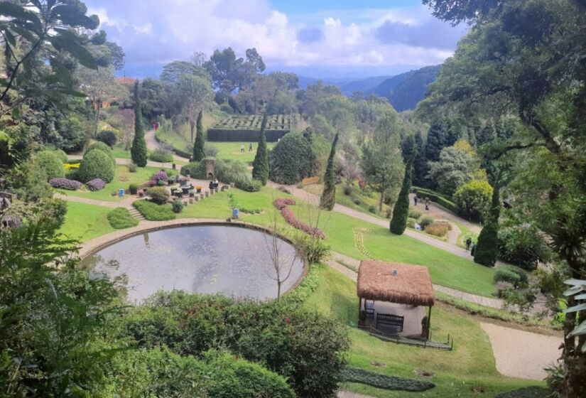 O Parque Amantikir é um dos principais pontos turísticos para conhecer em Campos do Jordão. / Foto: Saberes da Suka/Google Reviews