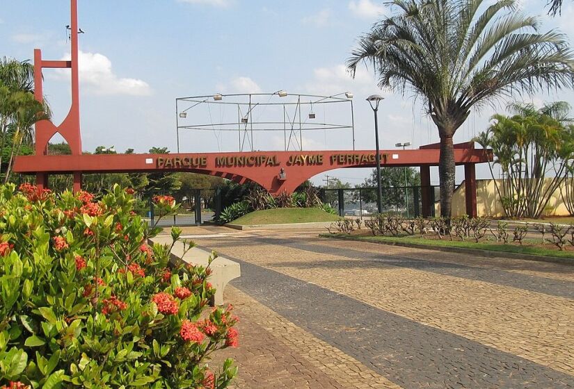 Vinhedo é uma cidade que combina tranquilidade com qualidade de vida. Parque Municipal Jayme Ferragut. Foto: Cléber Ferreira, sob licença CC BY-SA 4.0.