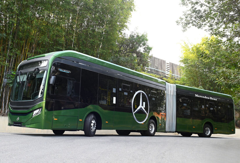 Ônibus elétrico biarticulado Mercedes-Benz eO500UA/Divulgação 