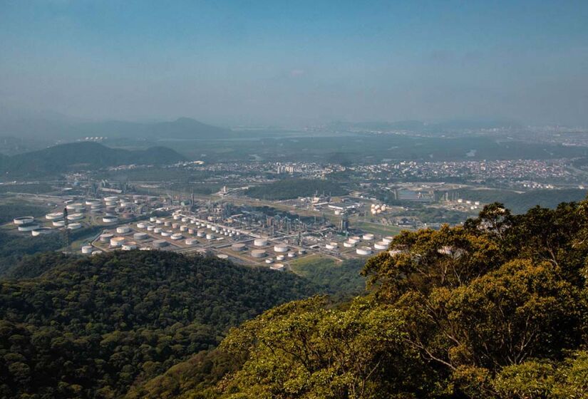 Da tirolesa é possível avistar a Baixada Santista - Foto: Divulgação / Parque Caminhos do Mar