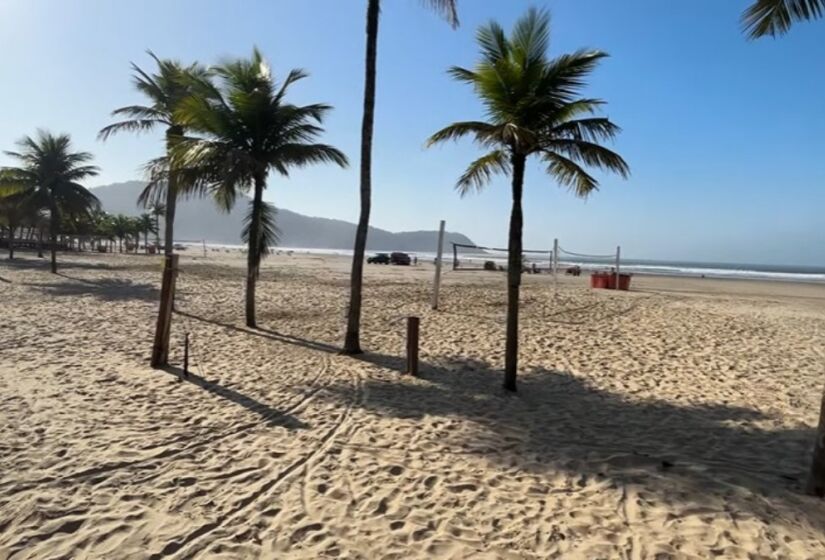 Conhecida por ser a praia mais nobre da cidade, a Praia do Forte é caracterizada por seu ambiente tranquilo e pacífico, inclusive na alta temporada. Foto: Reprodução/Youtube