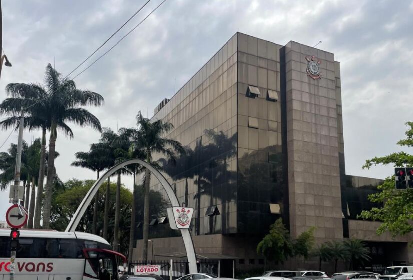 O museu fica localizado na sede administrativa do Corinthians, no Parque São Jorge. Essa é a entrada principal do memorial do Corinthians. Foto: Raphael Miras