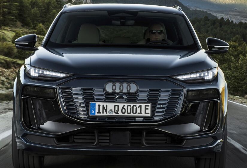 Carro está disponível em duas versões Q6 e-Tron Performance Quattro e Q6 e-Tron Performance Black Quattro