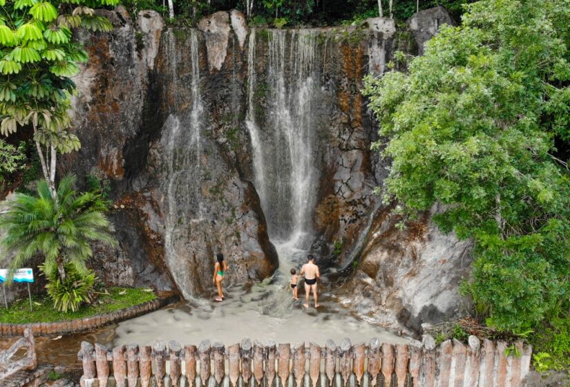 O Viva Parque tem cachoeiras para os visitantes/ Foto: Divulgação/Viva Parque