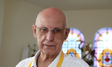 Iniciativa homenageia a mãe do padre e amplia o acesso à leitura na capital