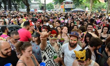 Ruas da Lapa serão abertas para blocos de Carnaval neste sábado