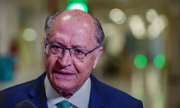 Vice-presidente Geraldo Alckmin deve chegar ao Brasil durante a noite