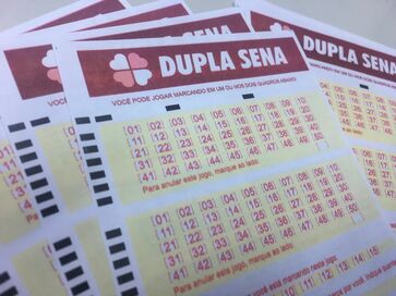 Cada concurso possui dois sorteios, pelos quais é preciso acertar 3, 4, 5 ou 6 números no primeiro, ou no segundo