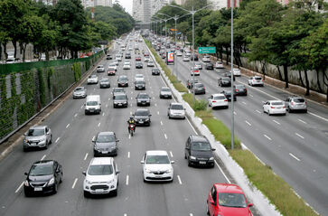 Quem preferir, pode ainda pagar o IPVA em fevereiro, sem desconto, seguindo a data-limite do final de cada placa