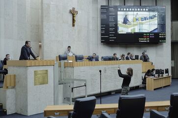 Câmara de São Paulo tem 35 vereadores reeleitos e 20 novos parlamentares