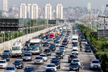 Trânsito marginal Pinheiros 