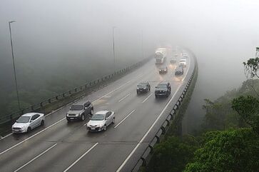 Sistema Anchieta-Imigrantes sofre com neblina neste domingo