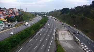 Os motoristas que utilizam o Sistema Anchieta-Imigrantes (SAI) na tarde deste domingo (29/9) encontram tranquilidade e pistas livres nos dois sentidos